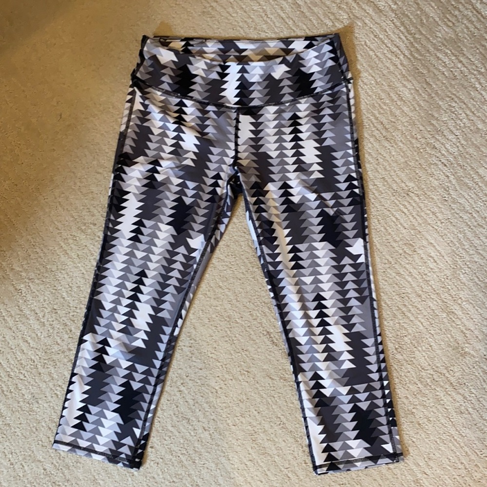 GapFit Capri Leggings